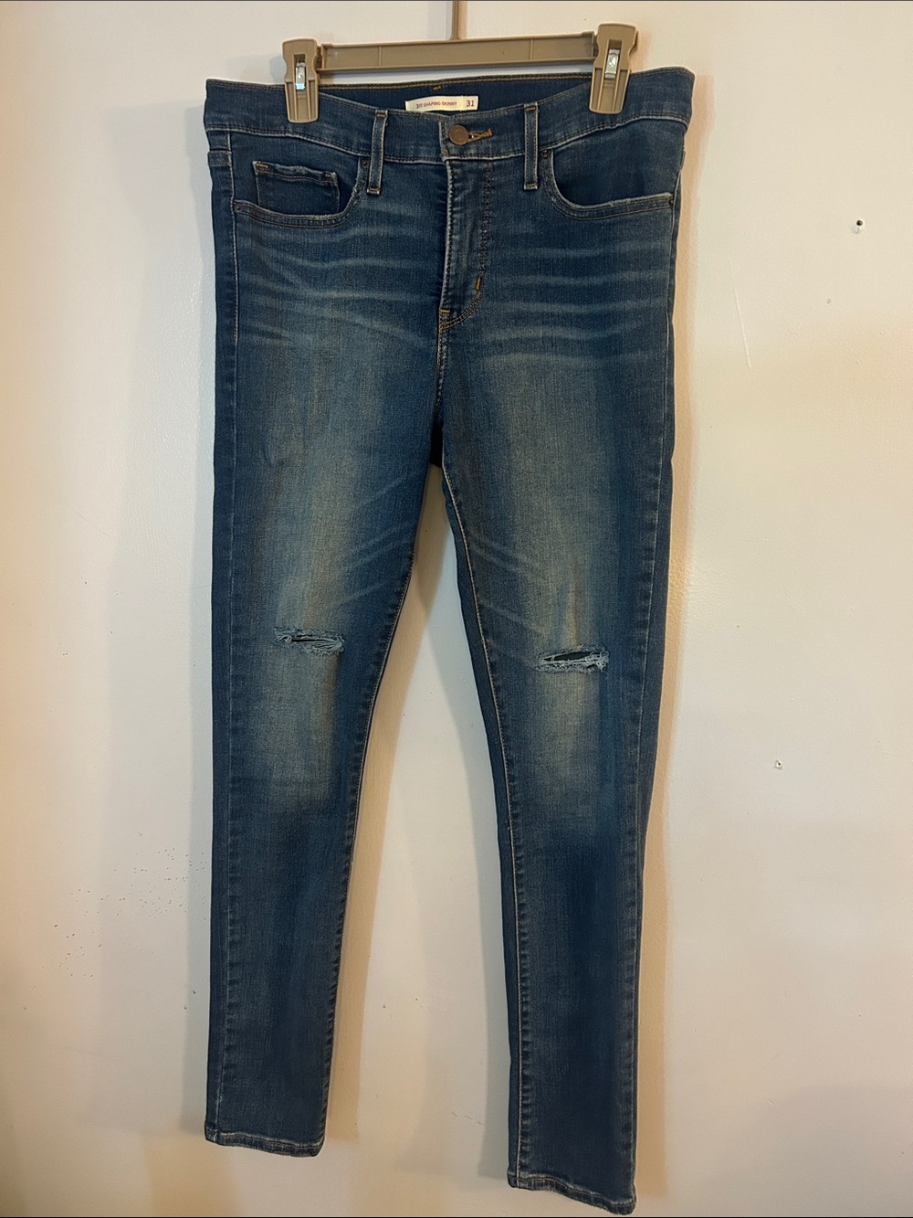 Levi's Dark Wash Skinny Jeans with Knee Distress